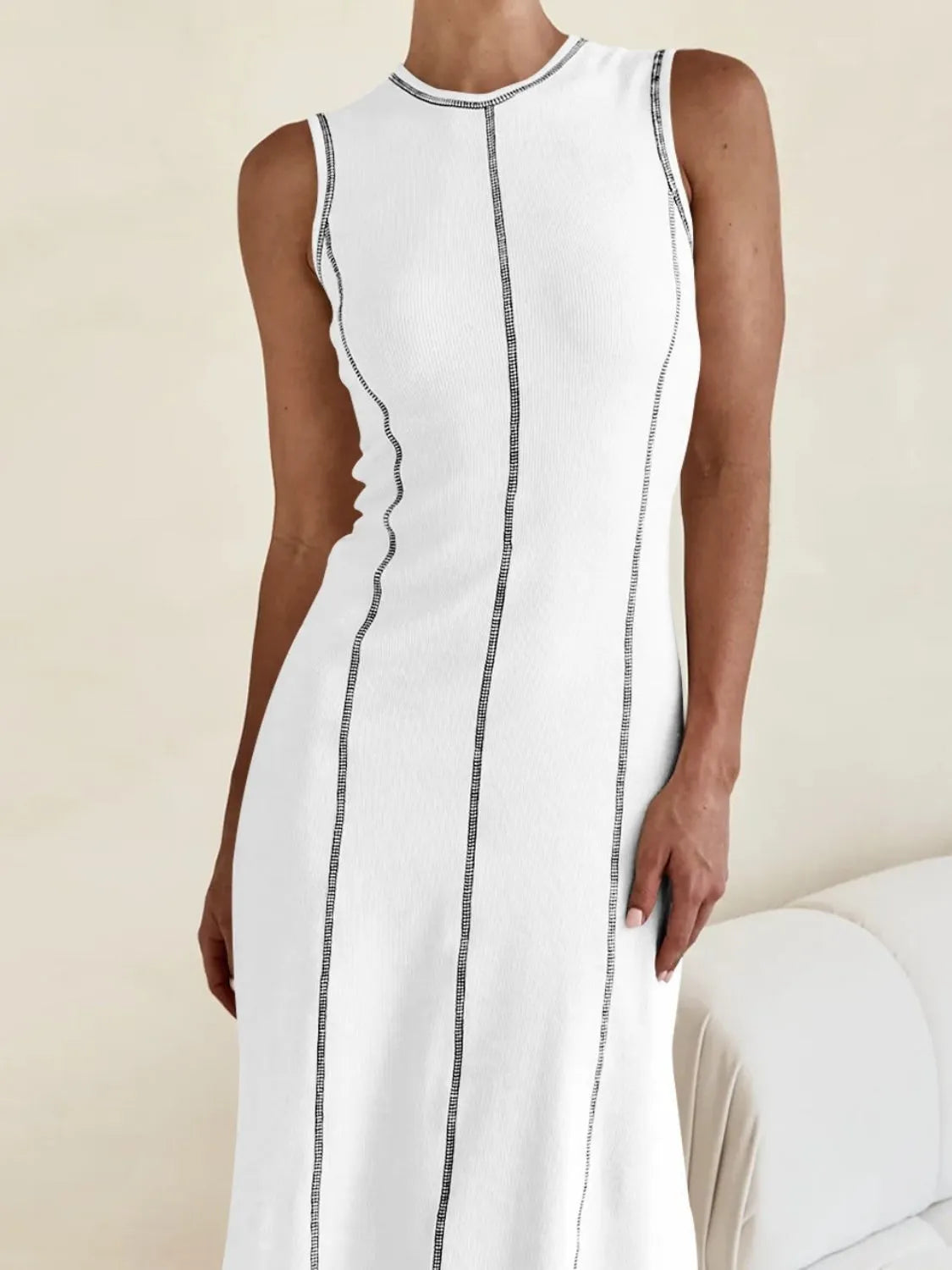 Contrast Stitching Round Neck Sleeveless Midi Dress.