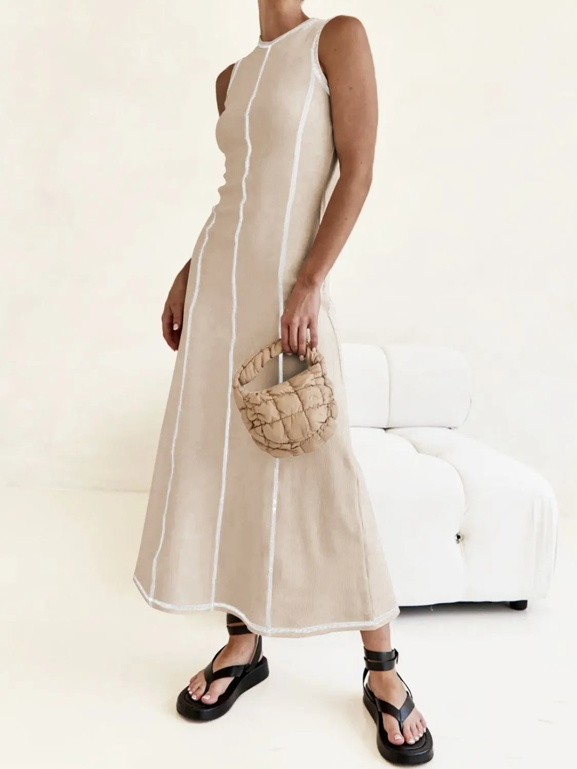 Contrast Stitching Round Neck Sleeveless Midi Dress.