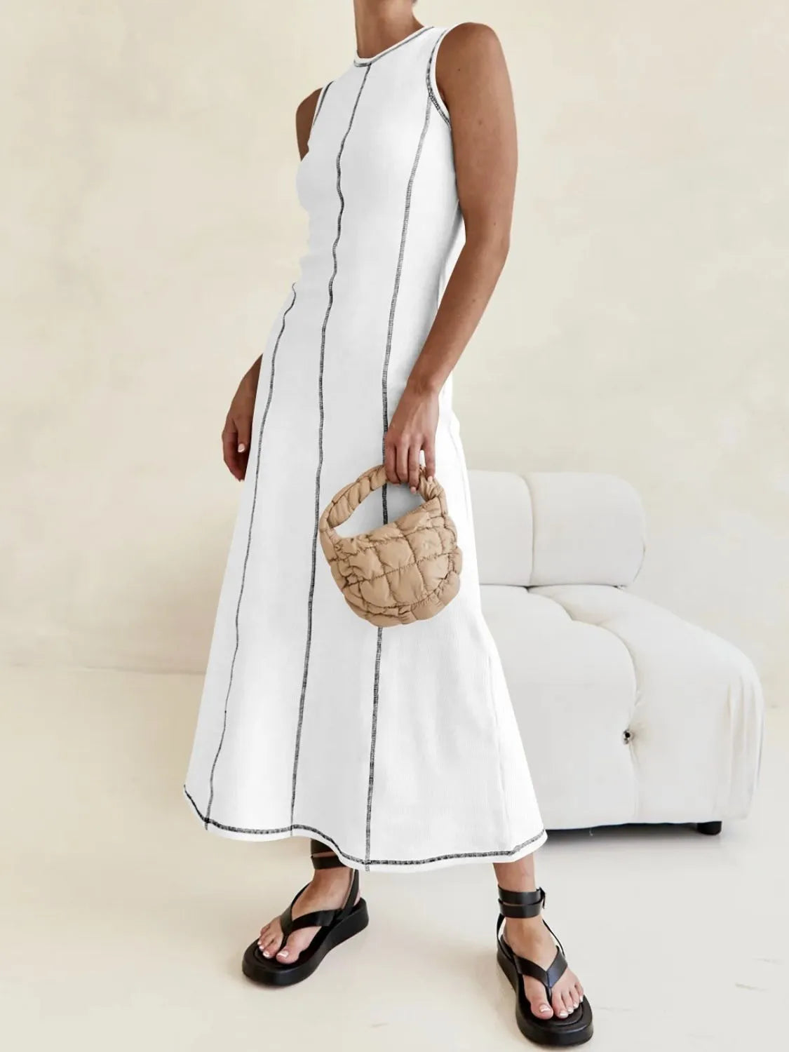 Contrast Stitching Round Neck Sleeveless Midi Dress.