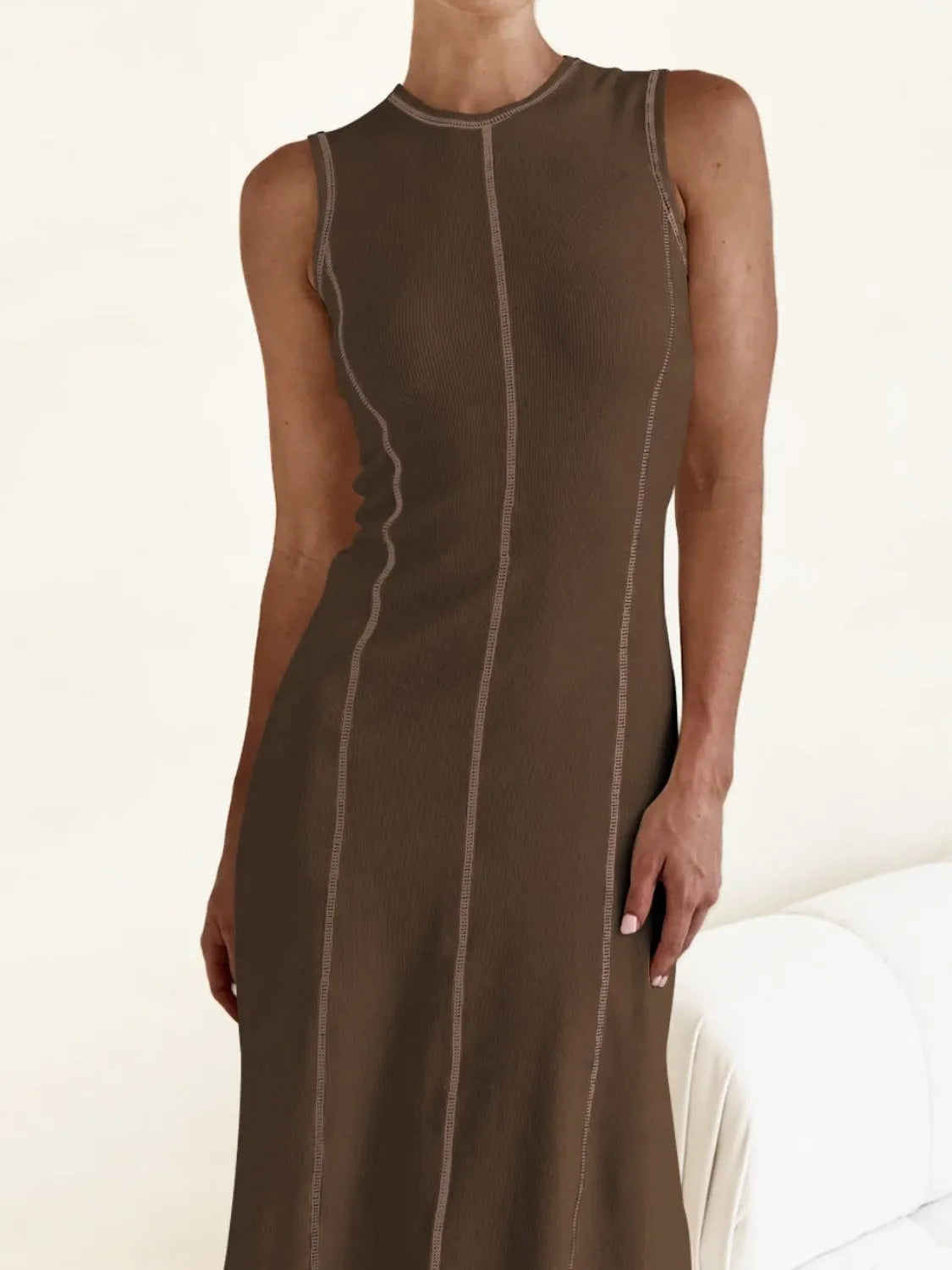 Contrast Stitching Round Neck Sleeveless Midi Dress.
