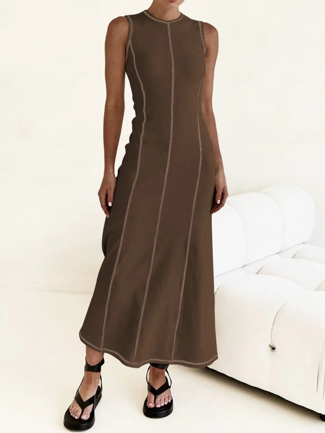 Contrast Stitching Round Neck Sleeveless Midi Dress.