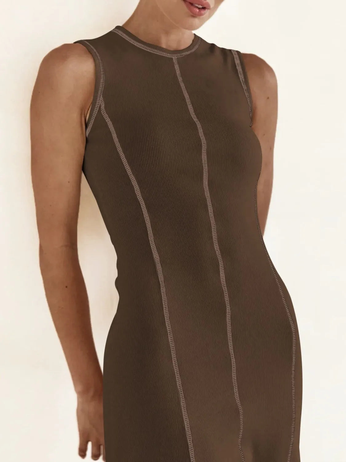 Contrast Stitching Round Neck Sleeveless Midi Dress.