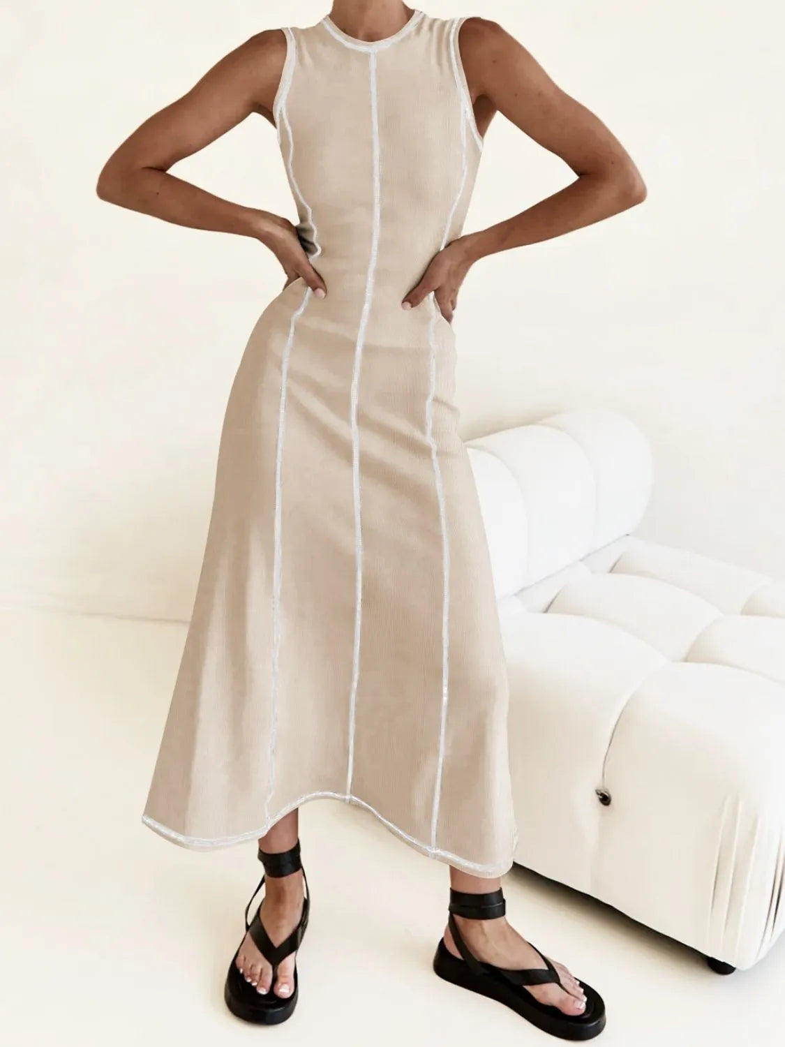 Contrast Stitching Round Neck Sleeveless Midi Dress.