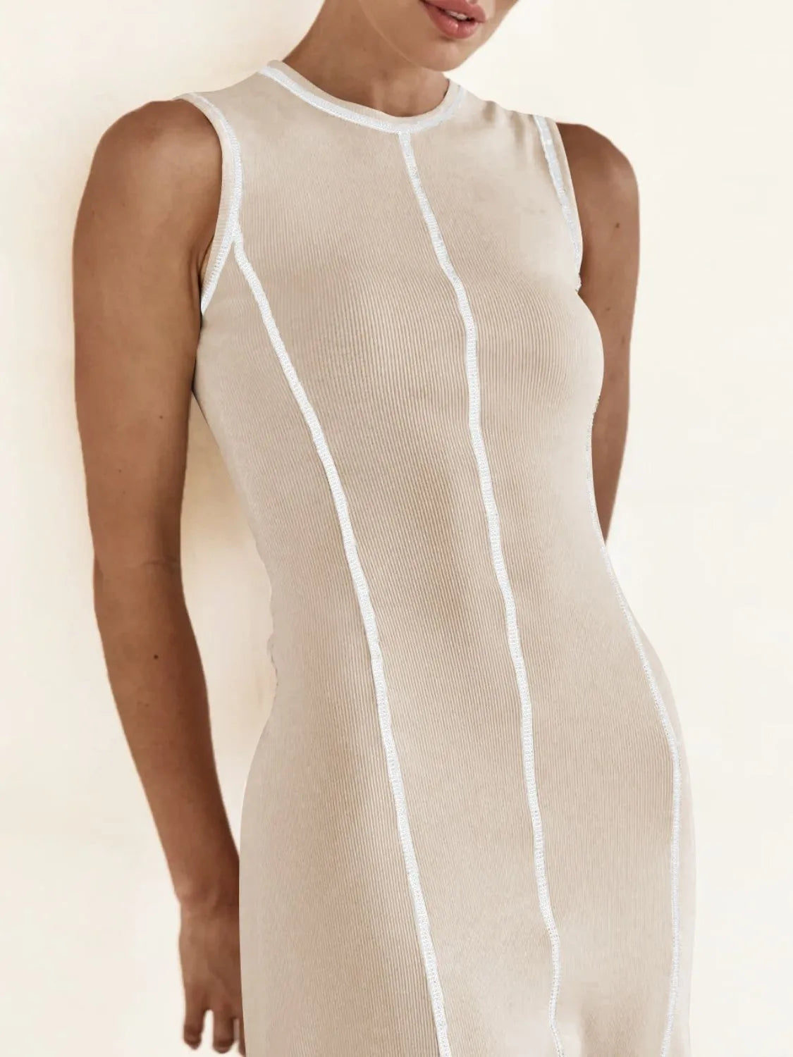 Contrast Stitching Round Neck Sleeveless Midi Dress.