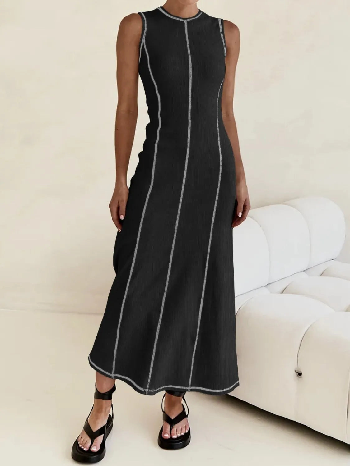 Contrast Stitching Round Neck Sleeveless Midi Dress.