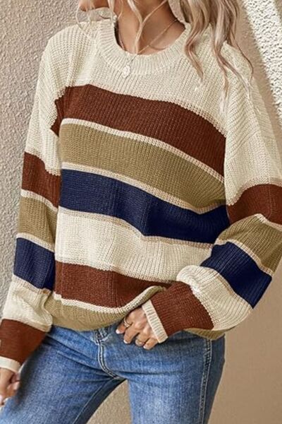 Contrast striped round neck long sleeve sweater.