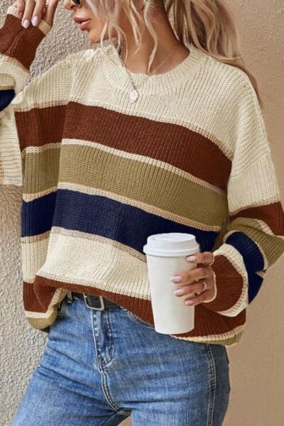 Contrast striped round neck long sleeve sweater.