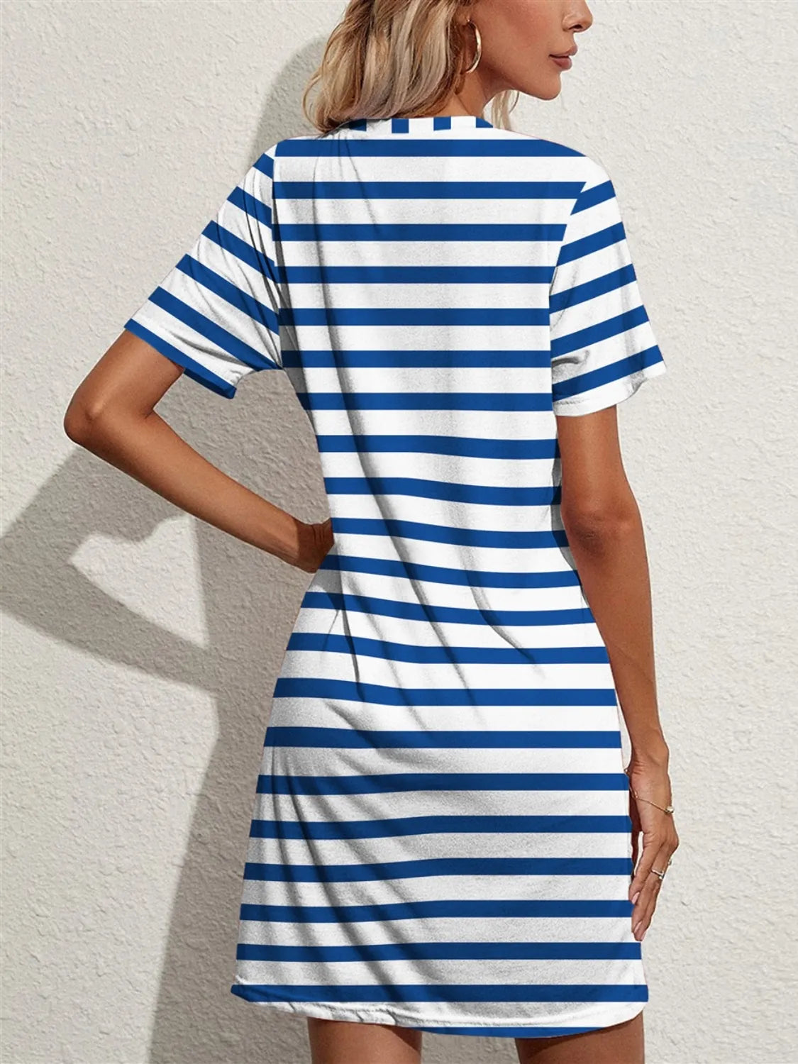 Contrast Striped Round Neck Short Sleeve Dress with Pockets.