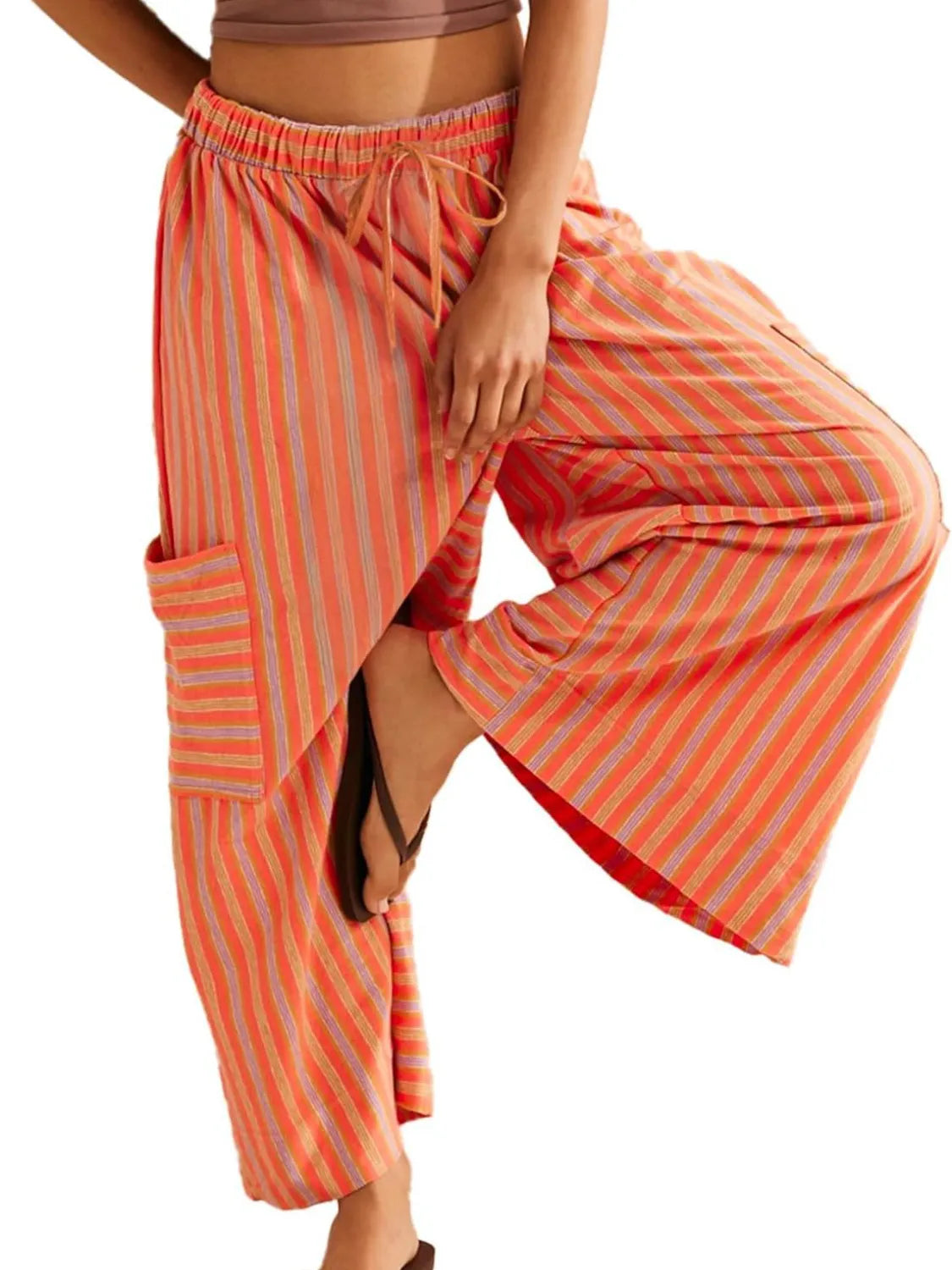 Contrast striped wide leg pants with pockets.