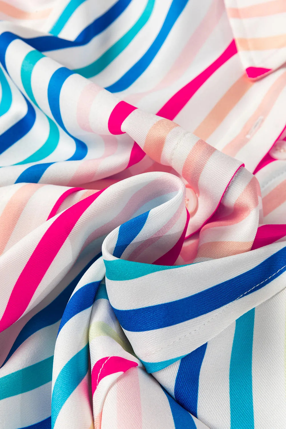 Contrast stripes collared neck button-up shirt.
