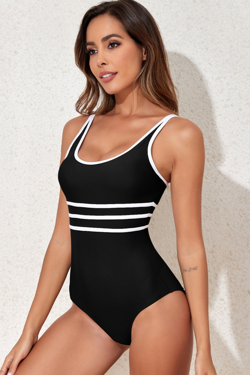 Contrast Trim Scoop Neck One-Piece Swimwear.