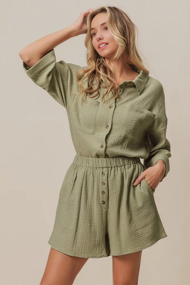 crinkle gauze shirt and short set lightweight, comfortable women's summer outfit, airy two-piece set, casual crinkle fabric, relaxed fit top and shorts, ideal for warm weather