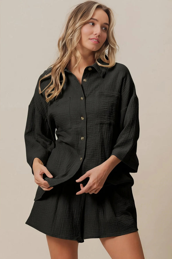Crinkle gauze shirt and short set, women's breezy two-piece outfit, comfortable lightweight fabric, stylish summer set, buttoned shirt, practical pockets, non-stretch polyester, ideal for relaxed outings, cool and airy fashion