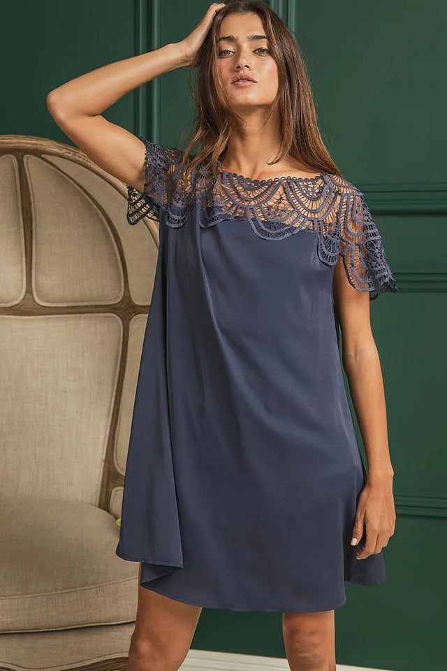 Bibi Crochet Lace Yoke Detailed Wrinkled Dress.