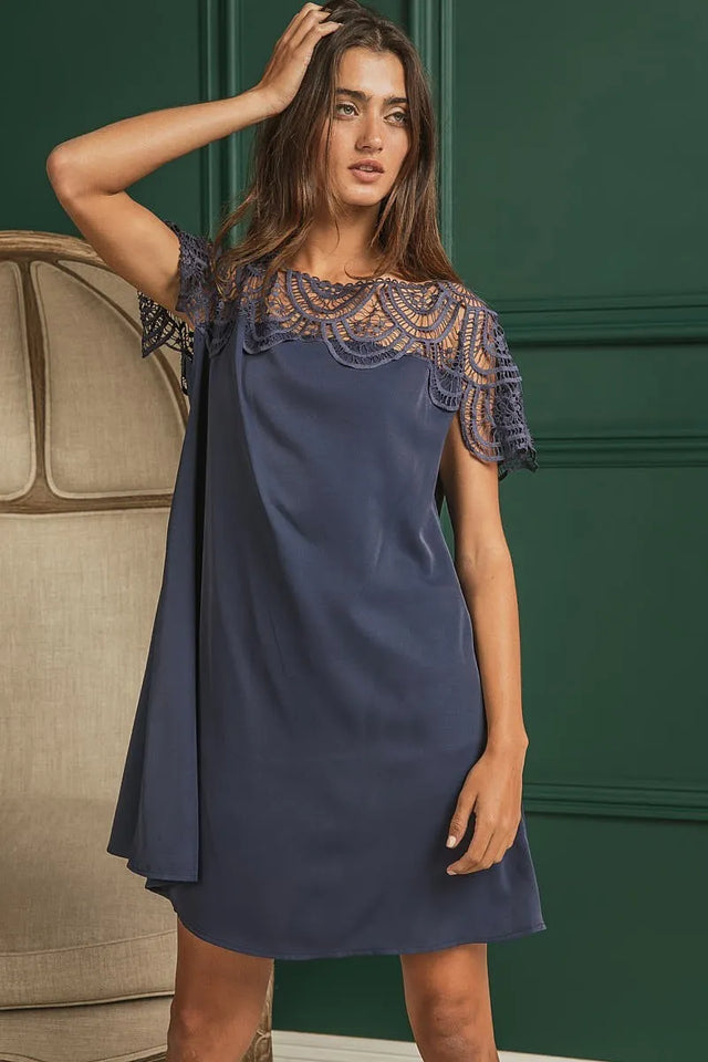Bibi Crochet Lace Yoke Detailed Wrinkled Dress.