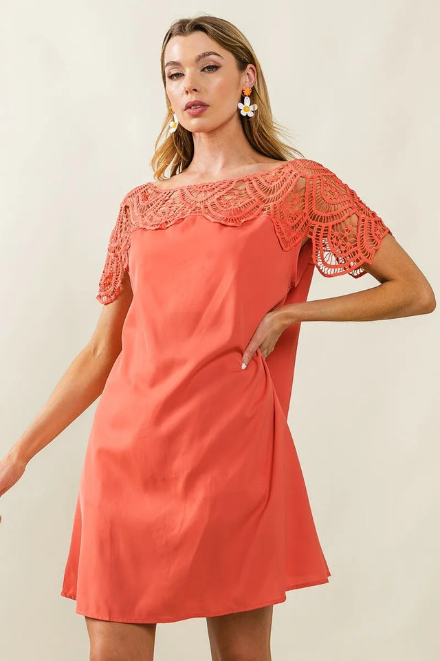 Bibi Crochet Lace Yoke Detailed Wrinkled Dress.