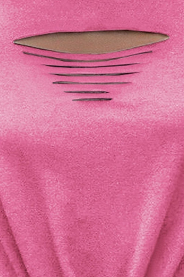 Round neck tank top with cutout and twisted details.