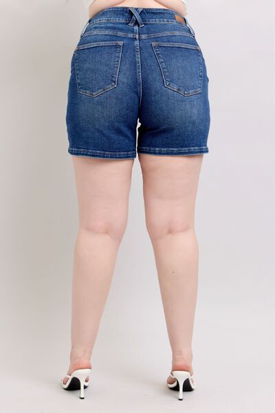 Plus size double button waistband denim shorts.
