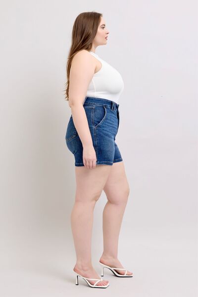Plus size double button waistband denim shorts.