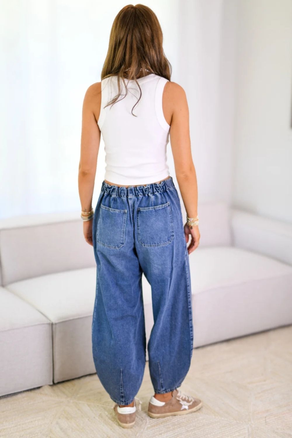 Drawstring jeans with pockets.