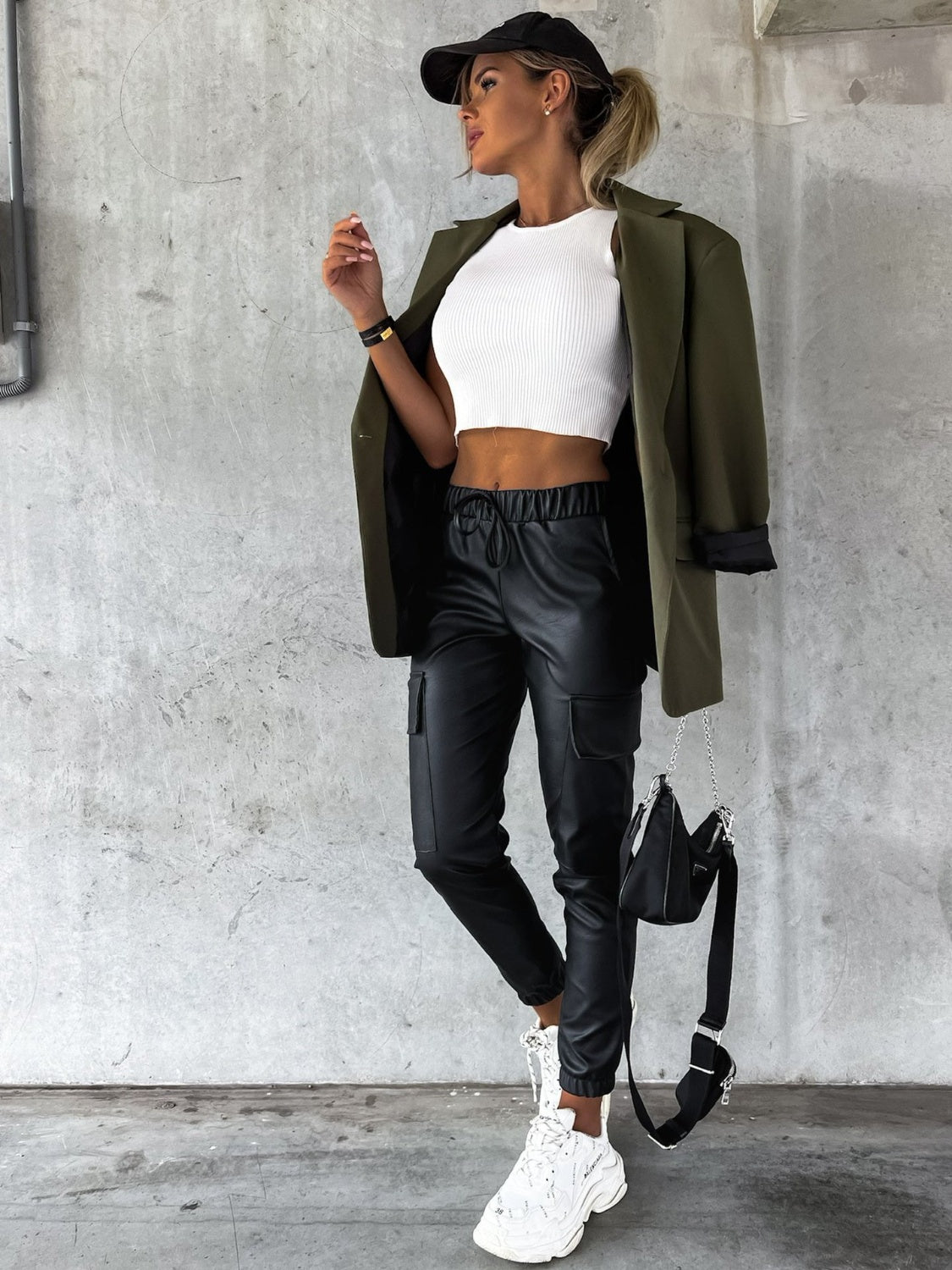 Drawstring pants with pockets, opaque.