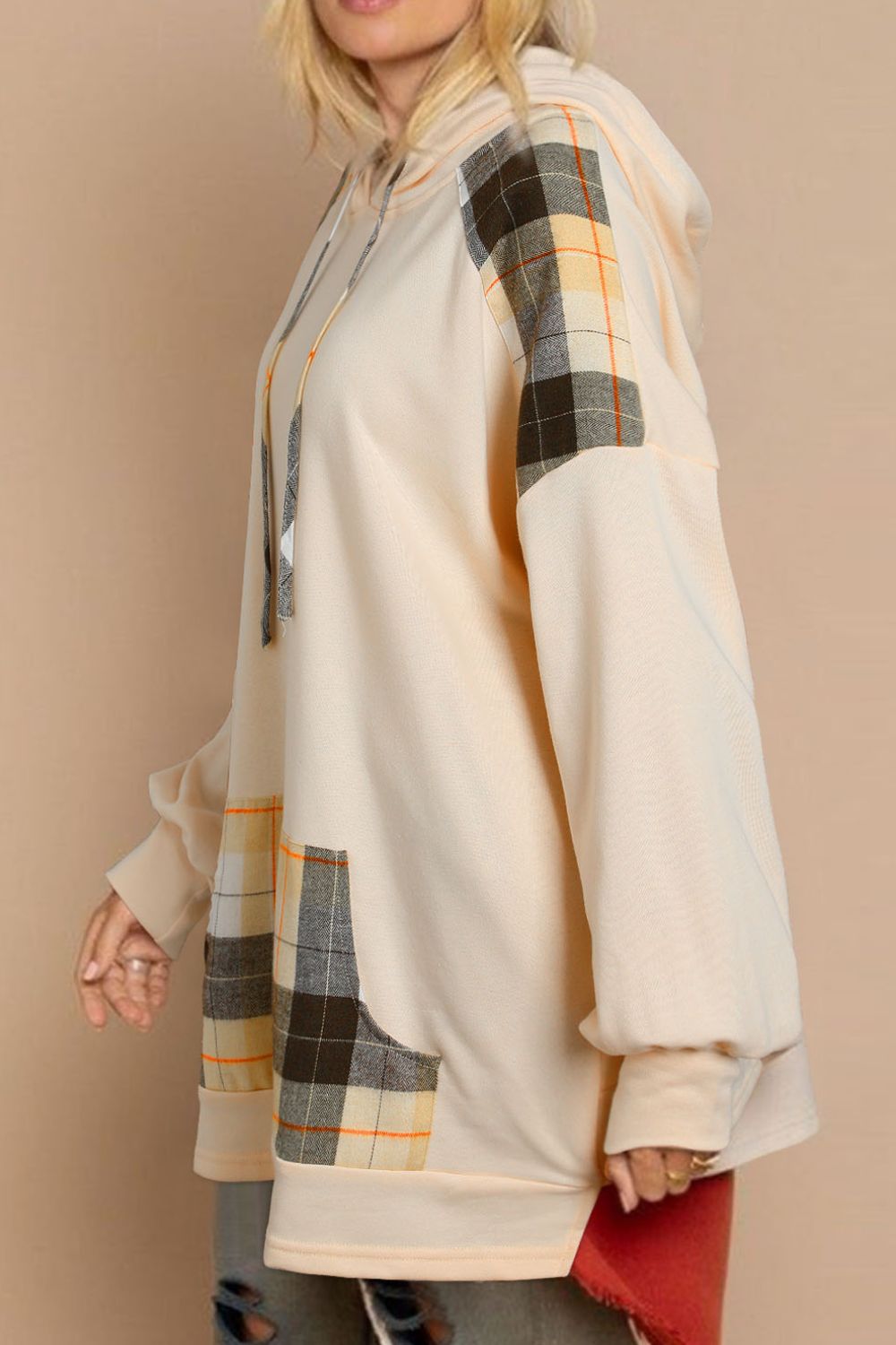 Drawstring plaid long sleeve hoodie with pockets.