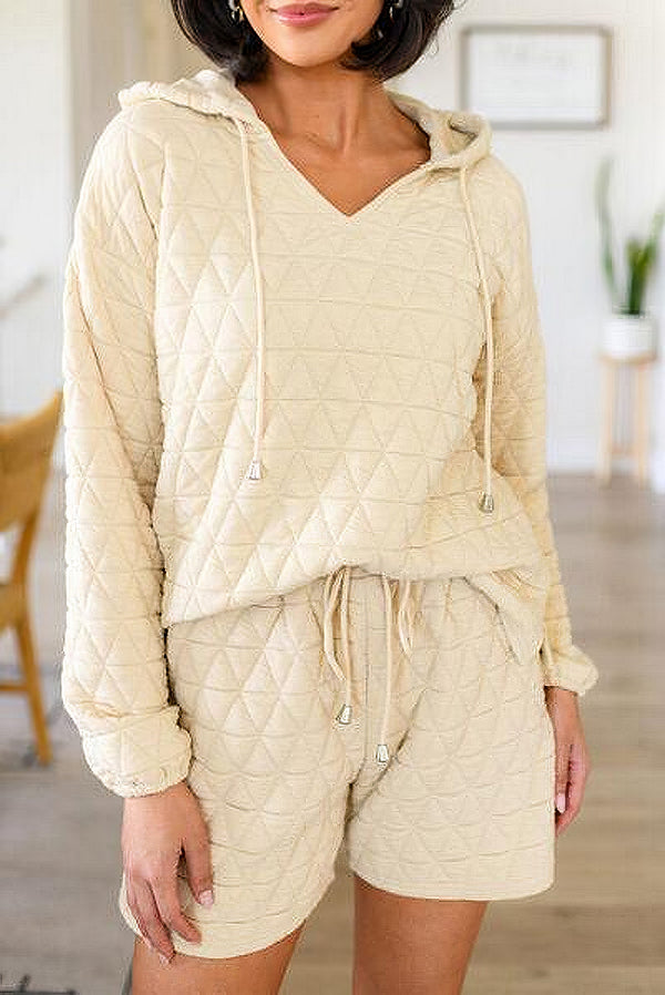 Women's drawstring quilted hooded top and shorts set