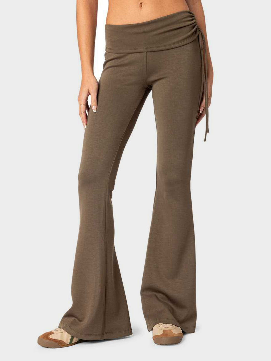 Drawstring ruched flare pants, opaque.