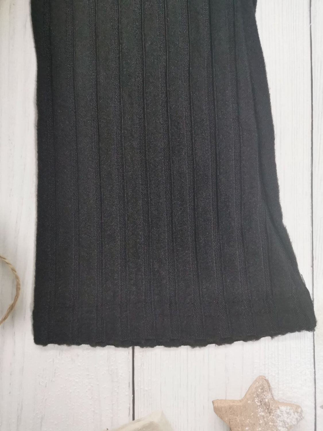 Drawstring ruched long sleeve ribbed top.