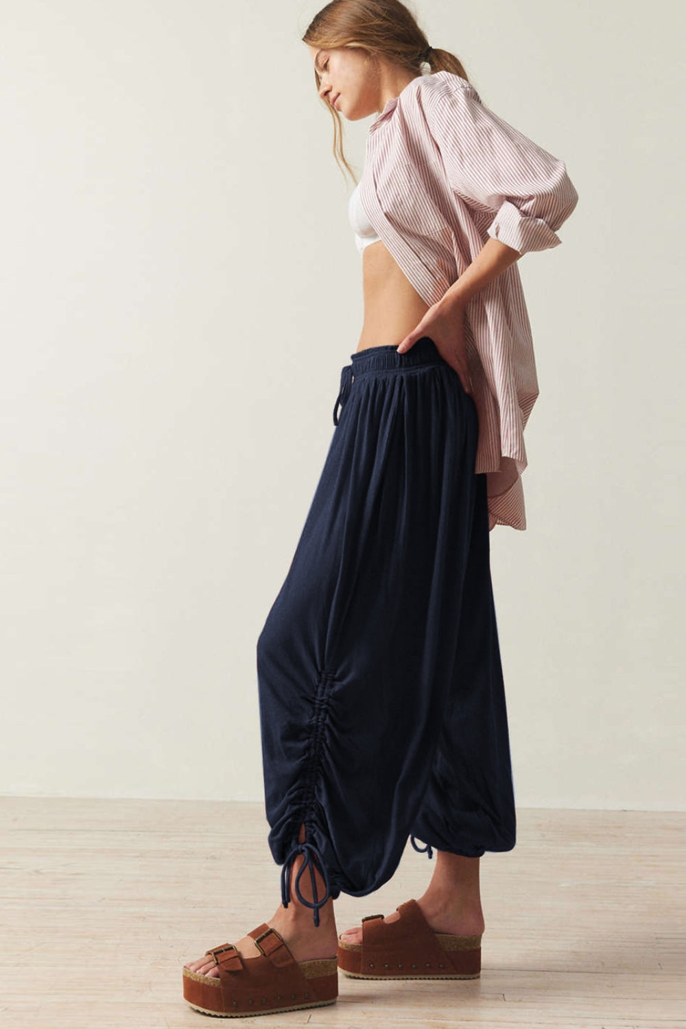 Drawstring ruched pants, opaque.