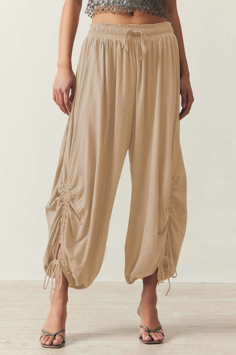 Drawstring ruched pants, opaque.