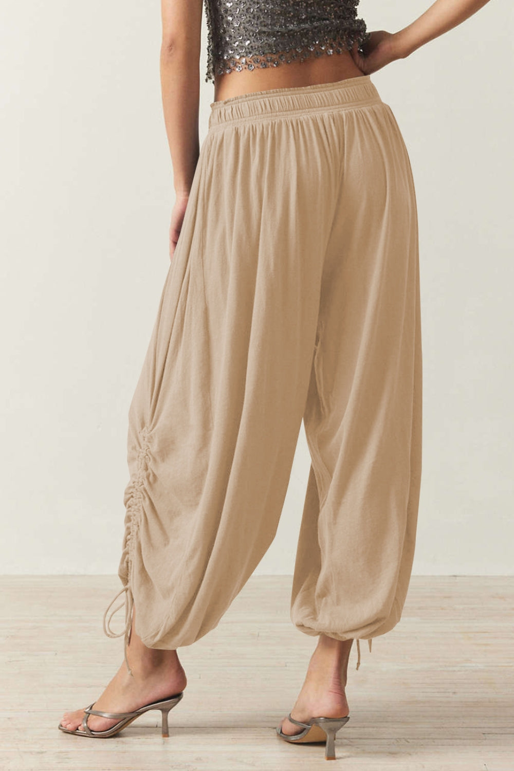 Drawstring ruched pants, opaque.