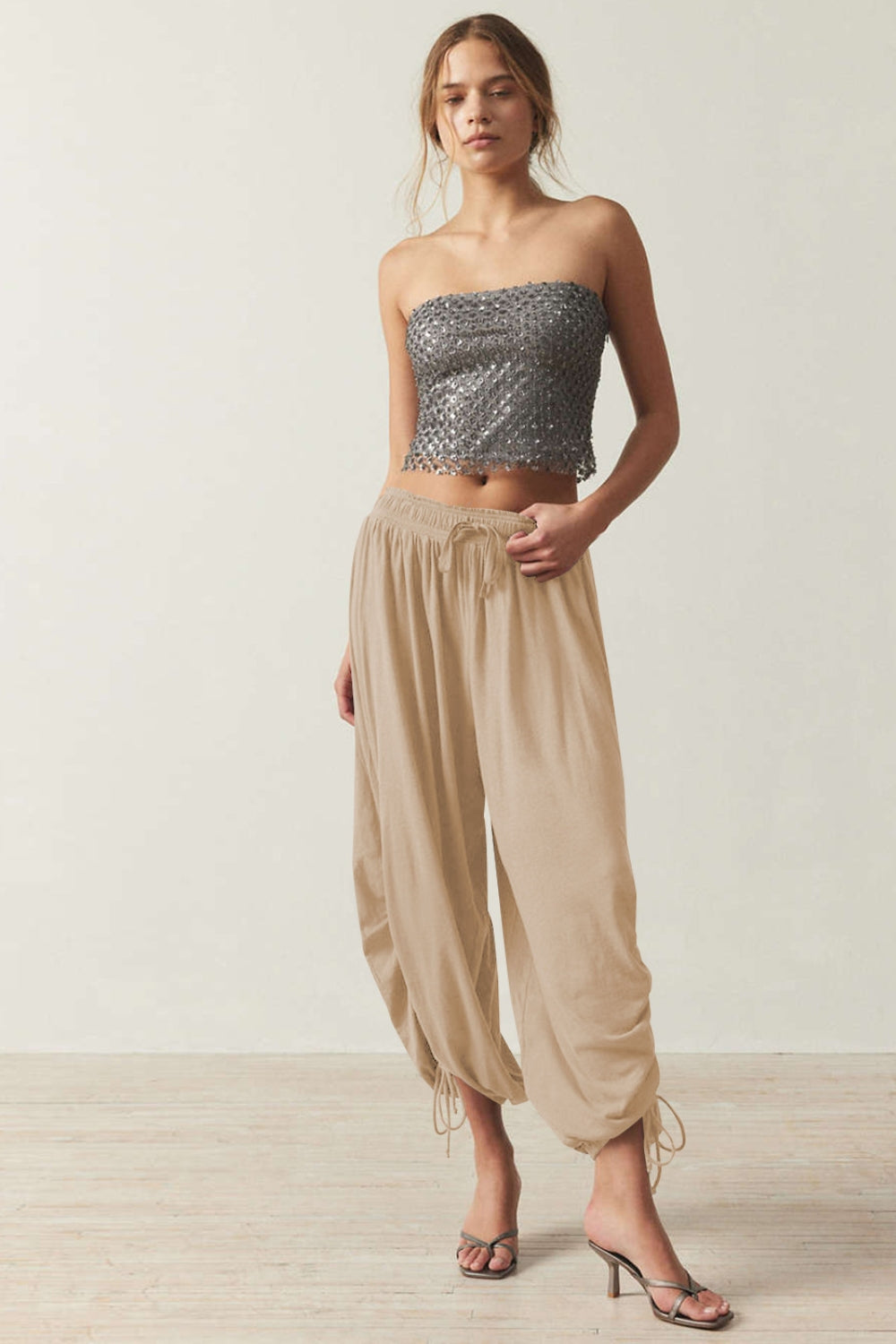 Drawstring ruched pants, opaque.