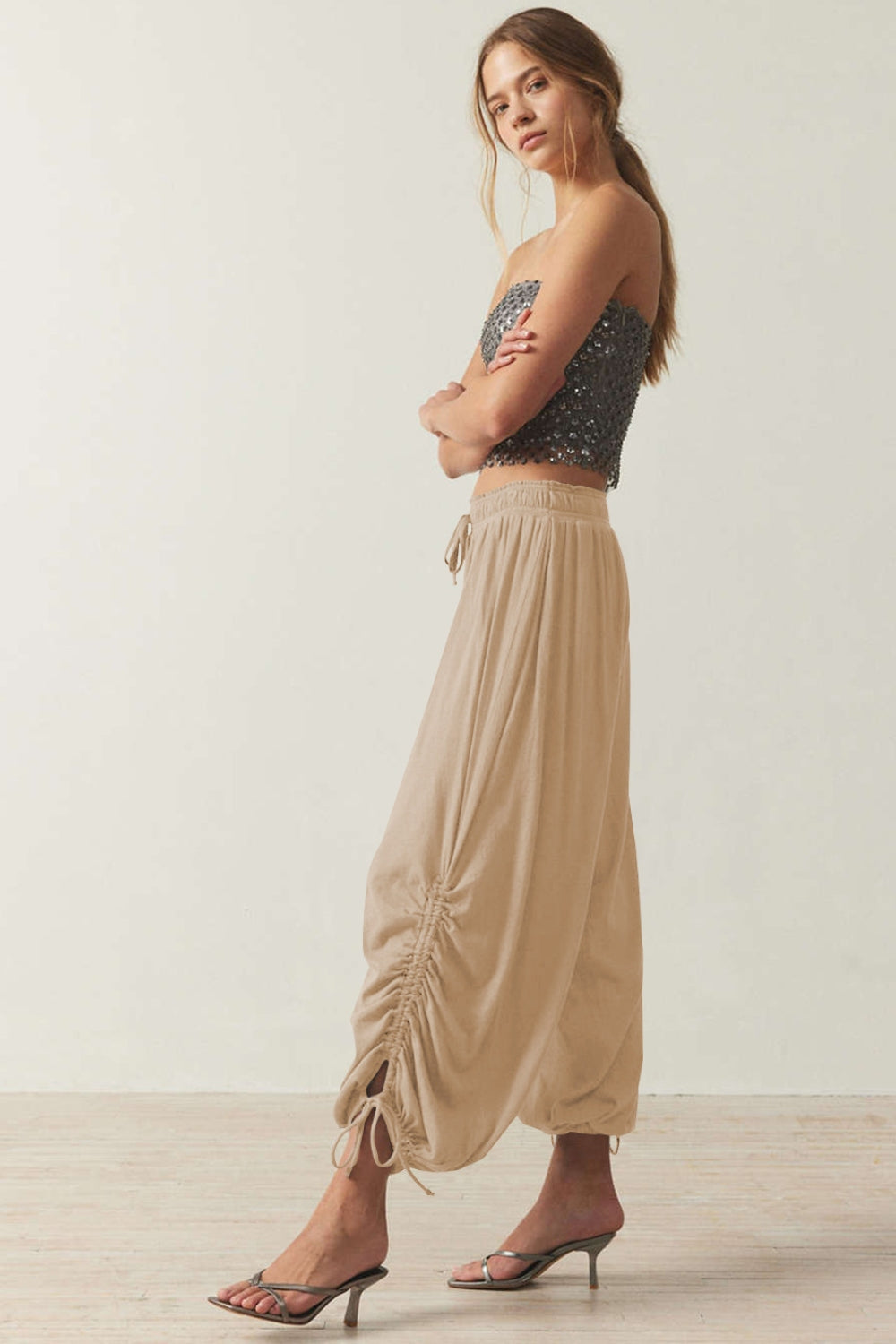 Drawstring ruched pants, opaque.
