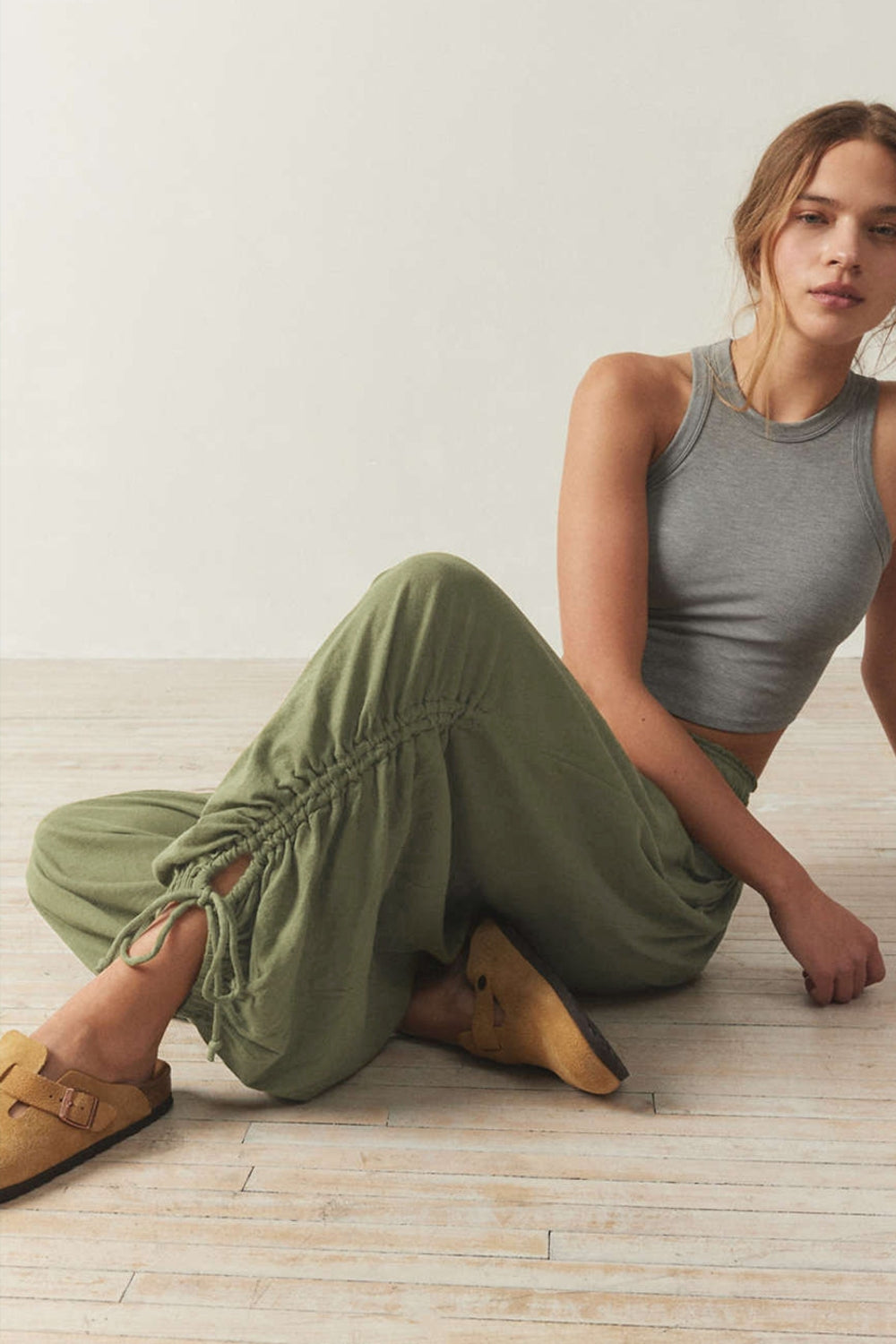 Drawstring ruched pants, opaque.