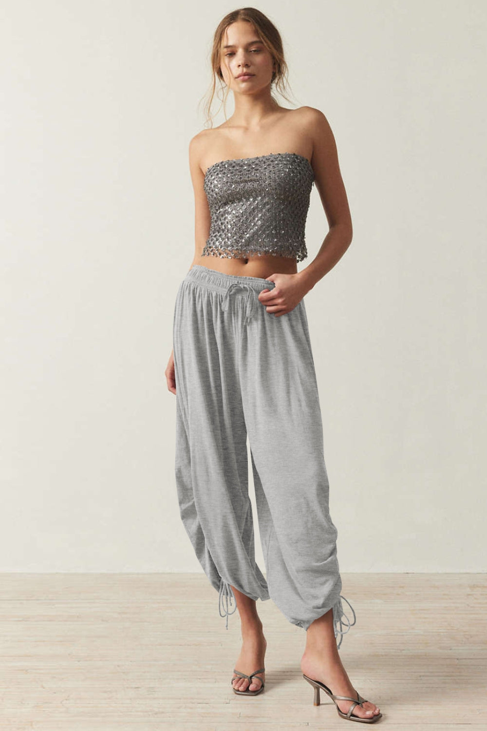 Drawstring ruched pants, opaque.
