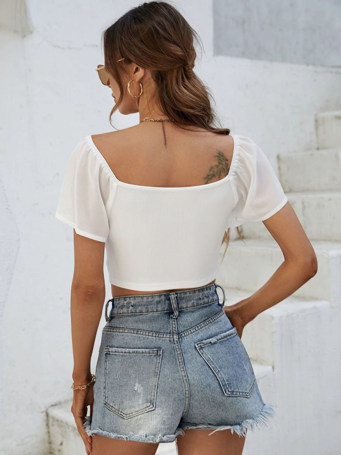 Drawstring short sleeve crop top.