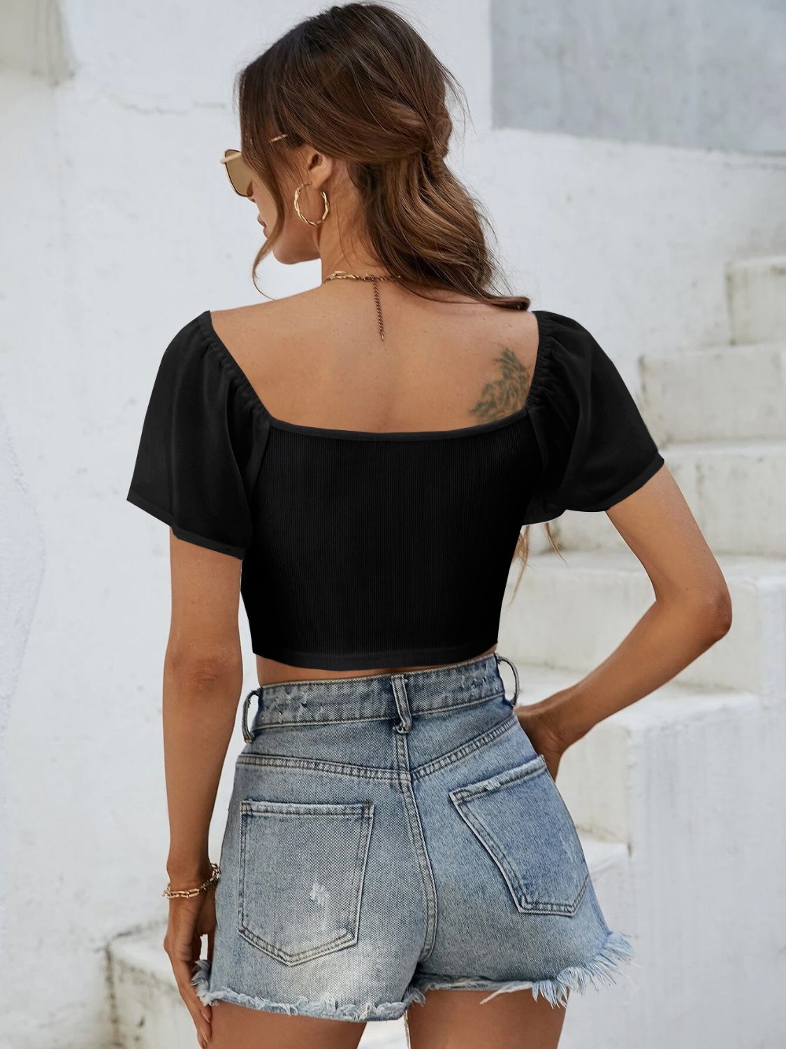 Drawstring short sleeve crop top.