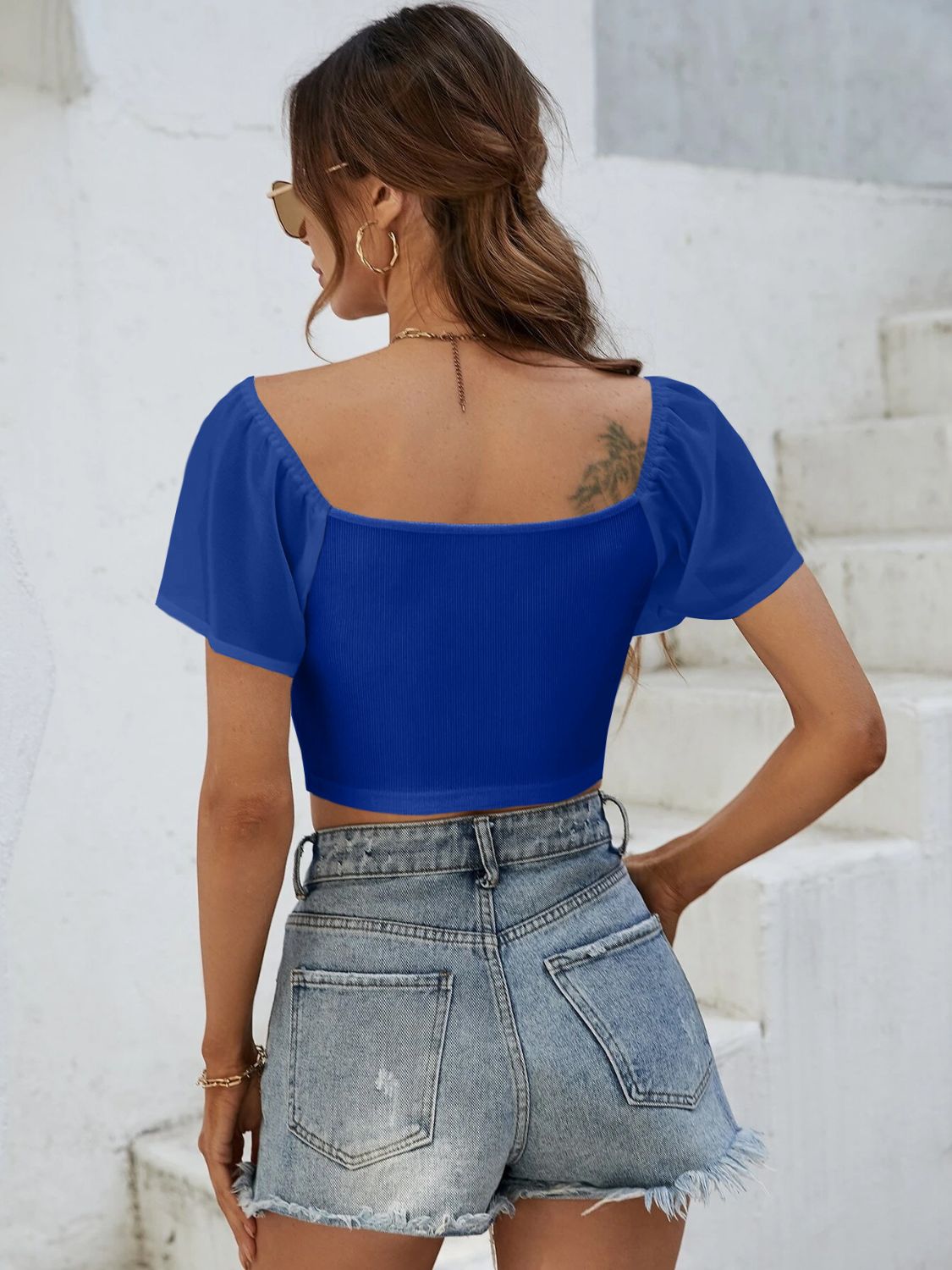 Drawstring short sleeve crop top.