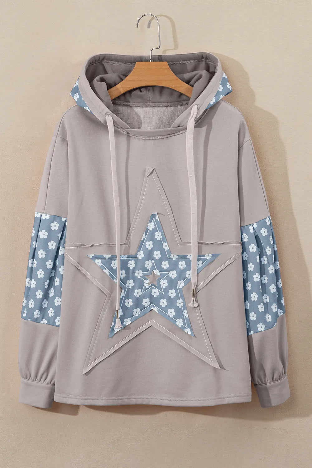 Drawstring star long sleeve hoodie.
