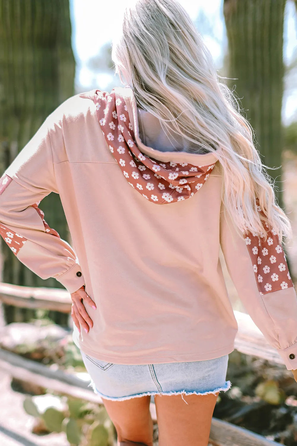Drawstring star long sleeve hoodie.
