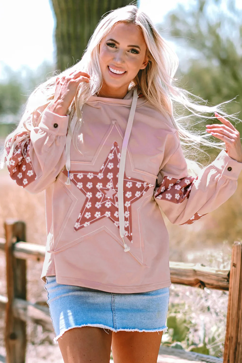Drawstring star long sleeve hoodie.