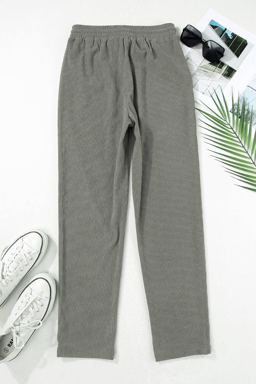 Drawstring straight pants with pockets, opaque.