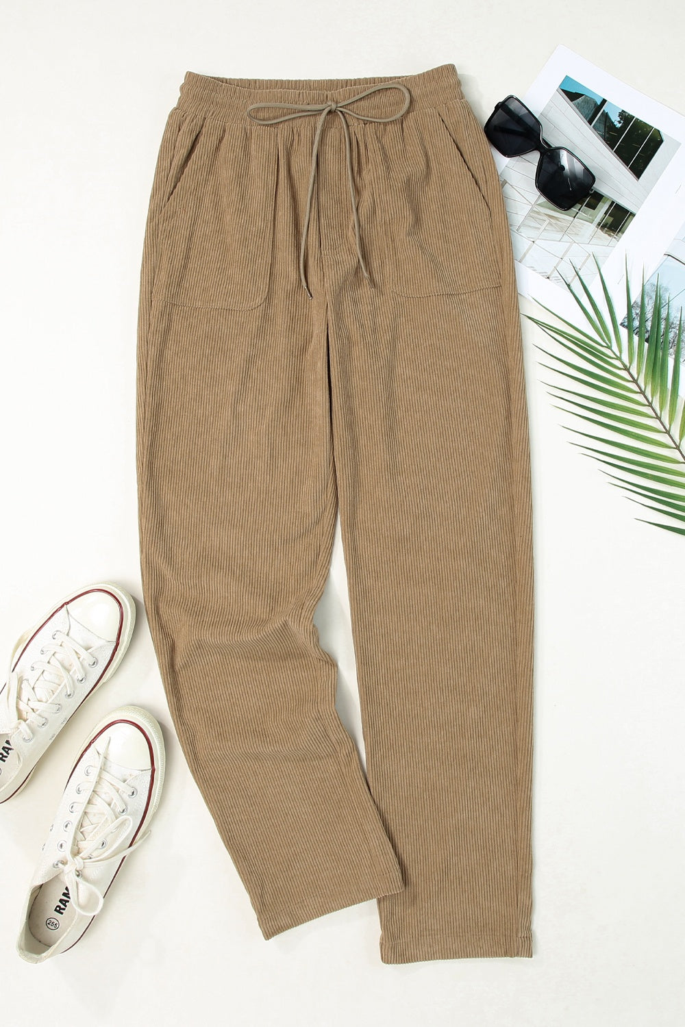 Drawstring straight pants with pockets, opaque.