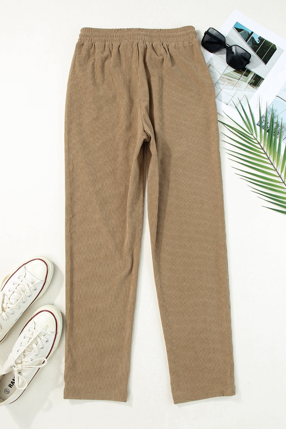 Drawstring straight pants with pockets, opaque.