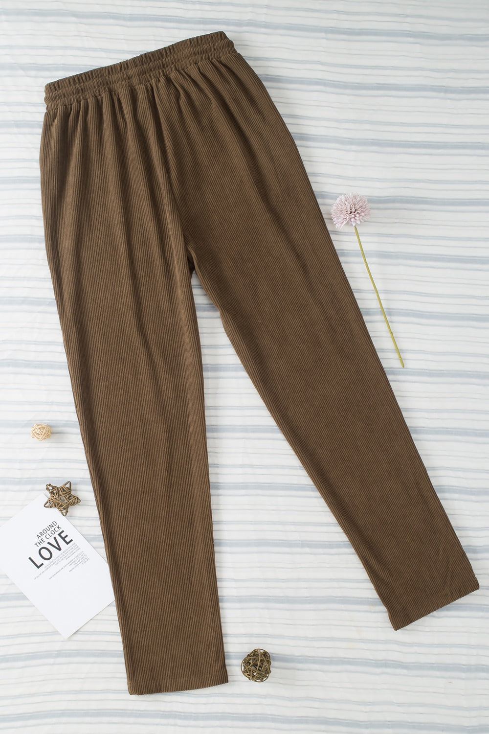 Drawstring straight pants with pockets, opaque.