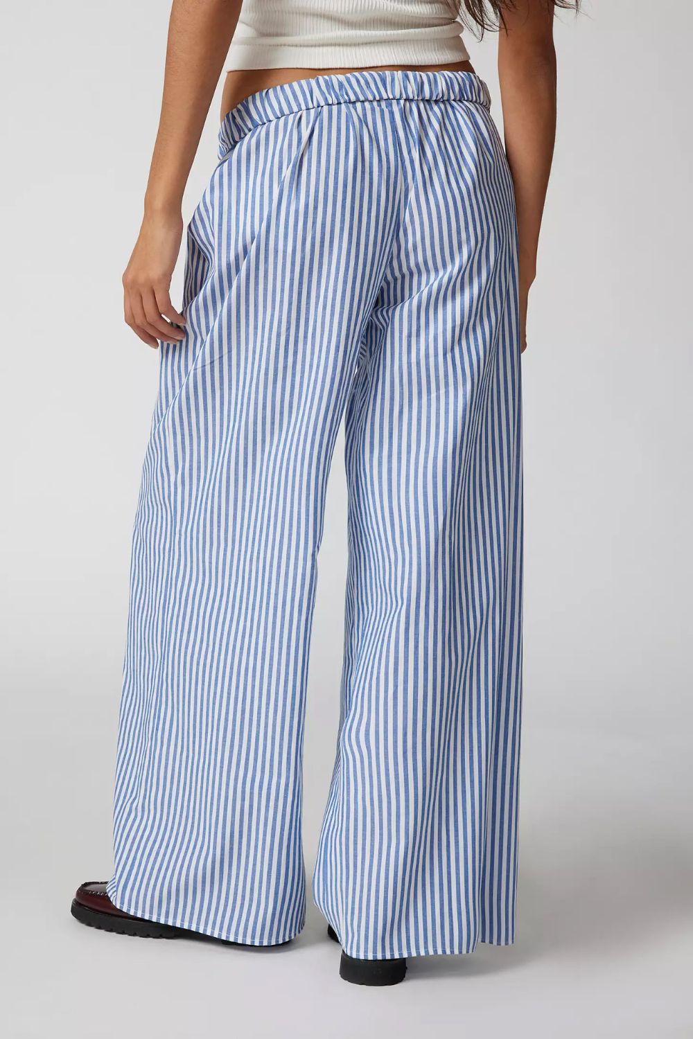Drawstring striped wide leg pants, opaque.