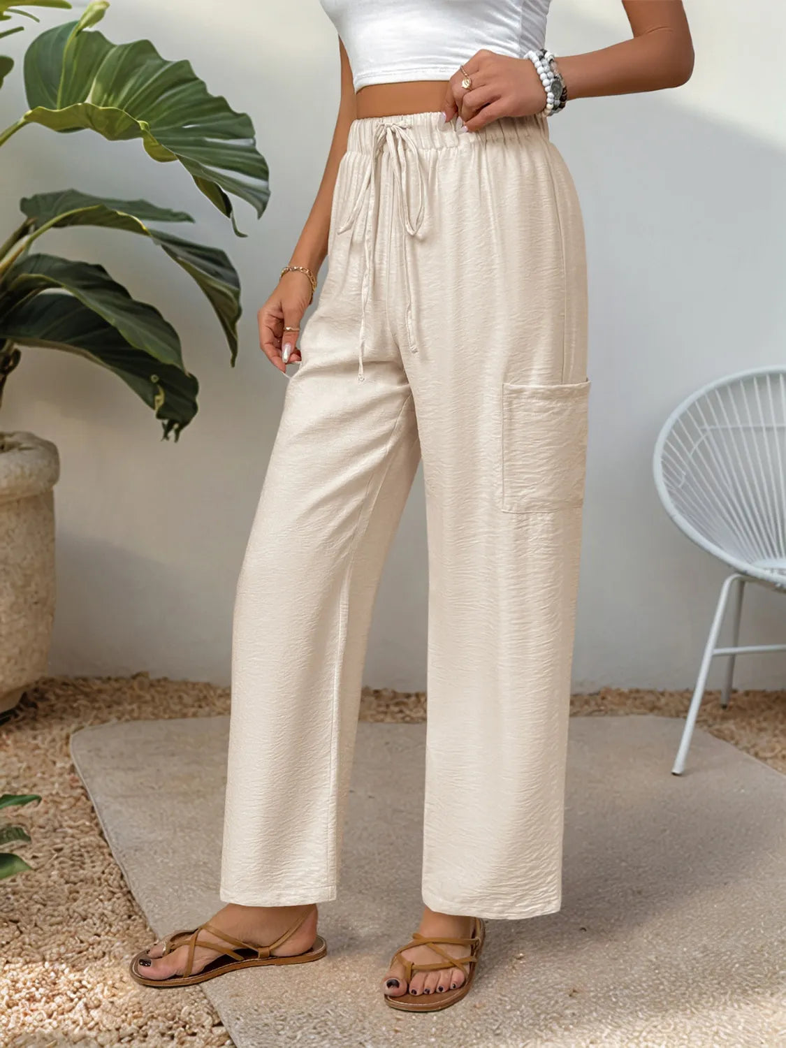 Drawstring wide leg pants with pockets.