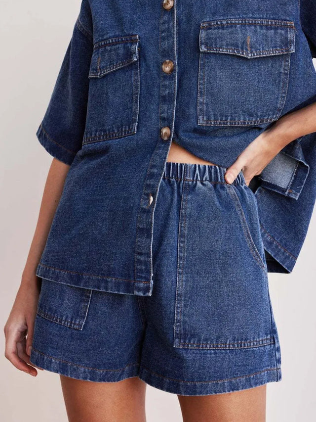 Elastic waist denim shorts with drawstring and pockets.