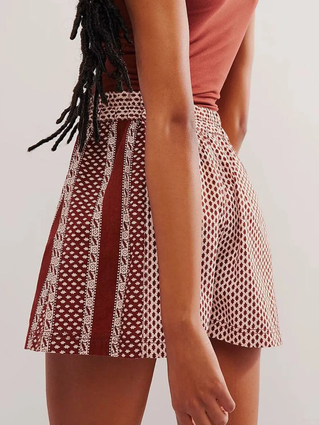 Elastic waist shorts with pockets.